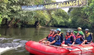 Riam Parangek dan Sekilas Infolainnya Seputar Wisata Bengkayang